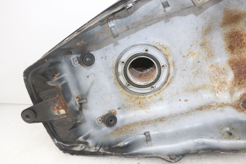 photo de RESERVOIR ESSENCE KAWASAKI Z 750 (2007 - 2013) - Autre angle de vue