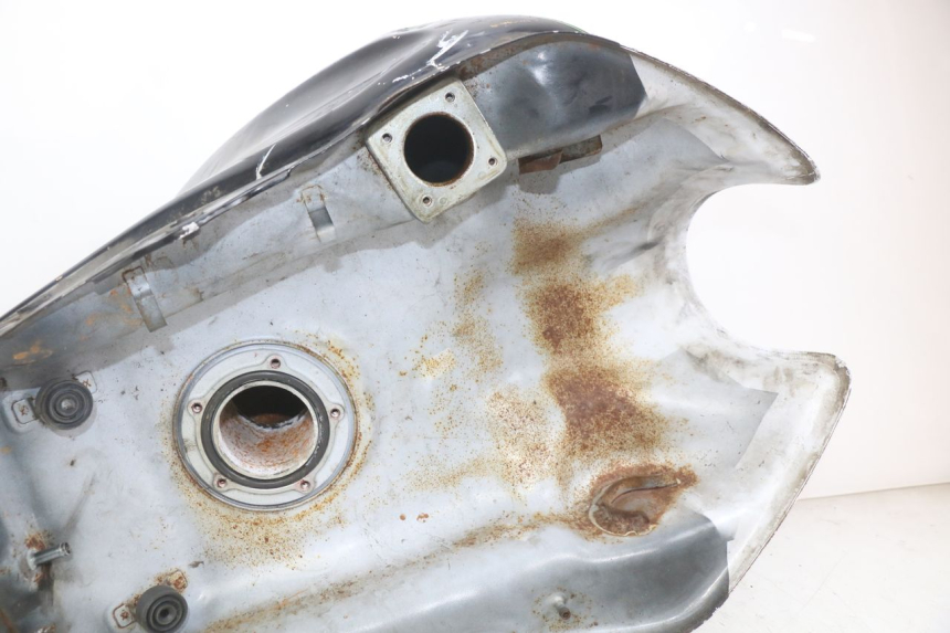 photo de RESERVOIR ESSENCE KAWASAKI Z 750 (2007 - 2013) - Gros plan technique