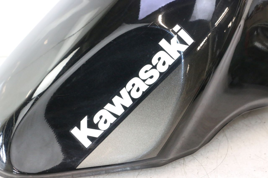 photo de RESERVOIR ESSENCE KAWASAKI ZZR 600 (1995 - 2004) - Vue d’ensemble