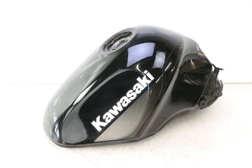 photo de RESERVOIR ESSENCE KAWASAKI ZZR 600 (1995 - 2004) - Points de fixation