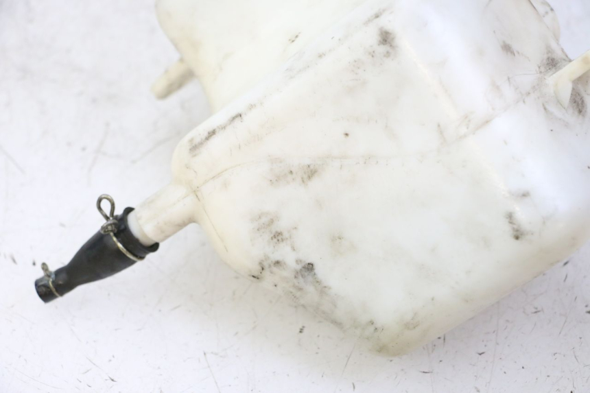 photo de RÉSERVOIR HUILE KYMCO AGILITY NAKED RENOUVO 2T 50 (2011 - 2018) - Gros plan technique