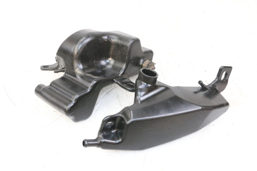 photo de RESERVOIR HUILE APRILIA SR MOTARD 50 (2012 - 2018) - Gros plan technique