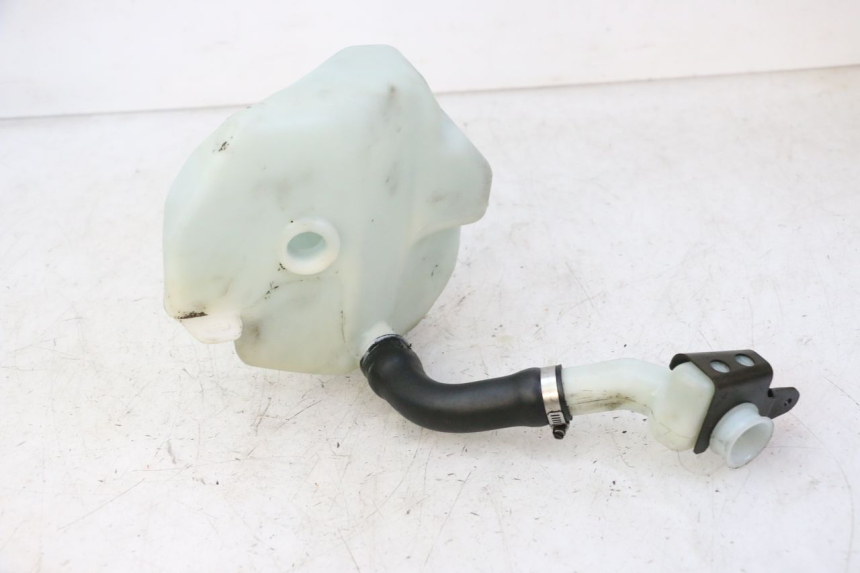 photo de RESERVOIR HUILE YAMAHA BW'S 100 (1999 - 2002) - Points de fixation