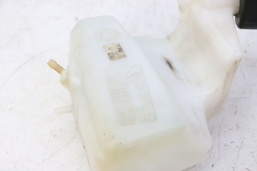 photo de RÉSERVOIR HUILE PEUGEOT CITYSTAR 50 (2013 - 2017) - Gros plan technique