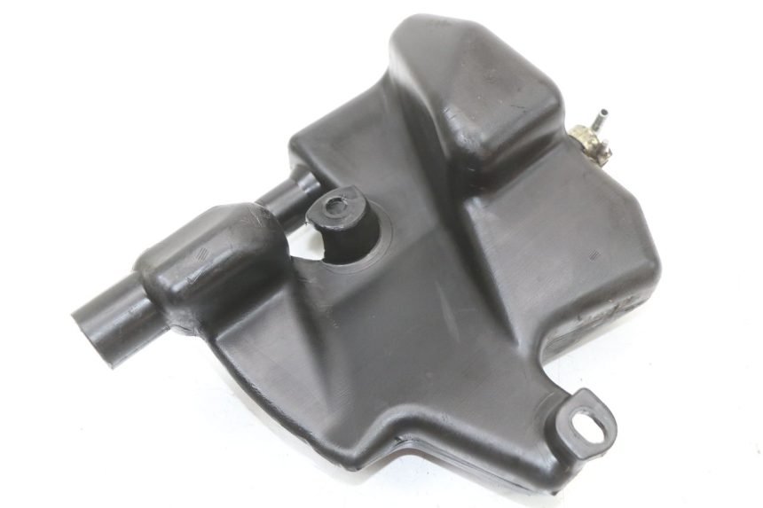 photo de RESERVOIR HUILE PIAGGIO FLY 2T 50 (2004 - 2017) - Gros plan technique