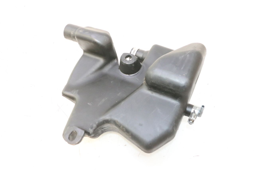 photo de RESERVOIR HUILE PIAGGIO FLY 2T 50 (2004 - 2017) - Zoom état d’usage