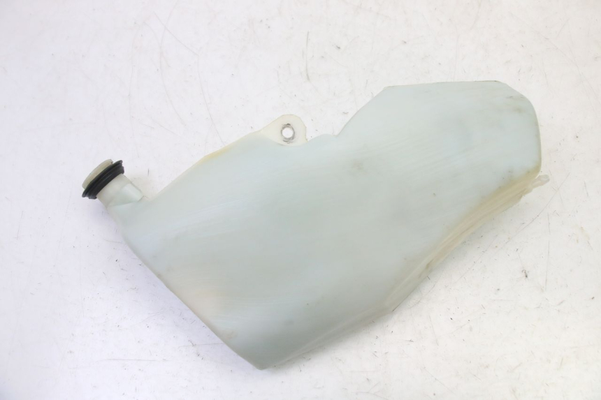 photo de RESERVOIR HUILE YAMAHA JOG R 50 (2004 - 2014) - Gros plan technique