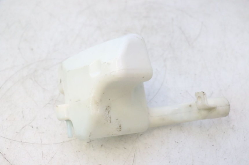 photo de RÉSERVOIR HUILE PEUGEOT KISBEE 2T 50 (2010 - 2017) - Gros plan technique