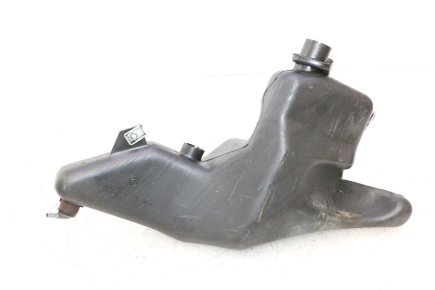 photo de RESERVOIR HUILE PIAGGIO LIBERTY 50 (1998 - 2003) - Vue principale