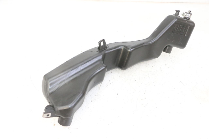 photo de RESERVOIR HUILE PIAGGIO NRG POWER PUREJET 50 (2018 - 2021) - Autre angle de vue