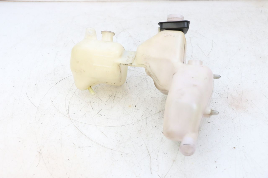 photo de RESERVOIR HUILE HONDA NSR R 125 (1994 - 2003) - Points de fixation