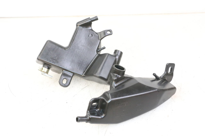 photo de RÉSERVOIR HUILE PIAGGIO NEW TYPHOON 50 (2010 - 2017) - Autre angle de vue