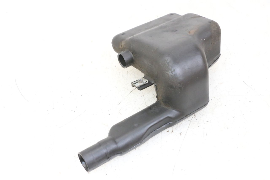 photo de RÉSERVOIR HUILE PIAGGIO VESPA LX 2T 50 (2005 - 2013) - Gros plan technique