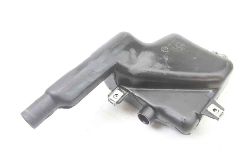 photo de RÉSERVOIR HUILE PIAGGIO VESPA LX 2T 50 (2005 - 2013) - Autre angle de vue