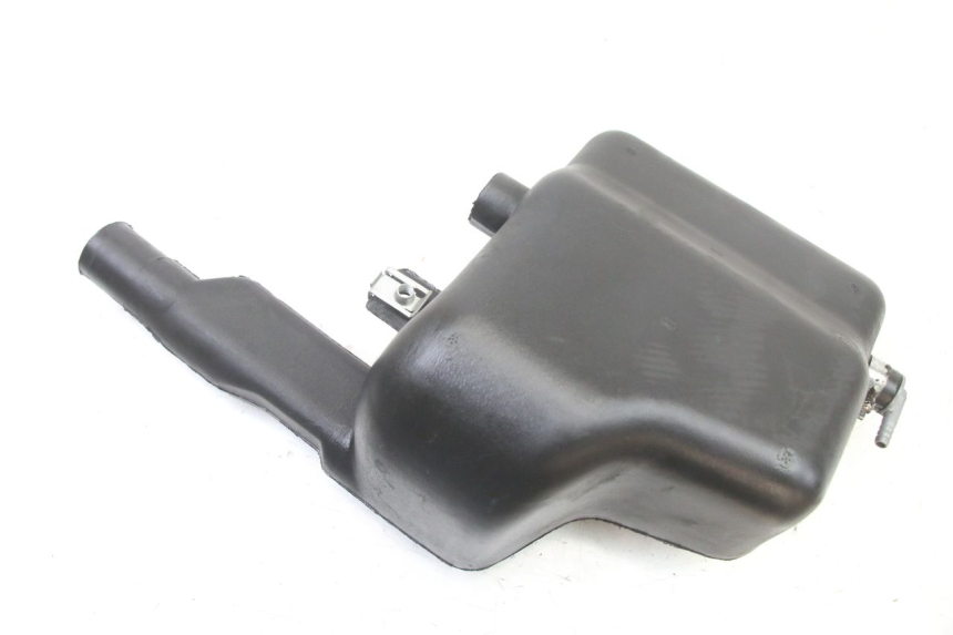 photo de RÉSERVOIR HUILE PIAGGIO VESPA S 2T 50 (2007 - 2014) - Gros plan technique