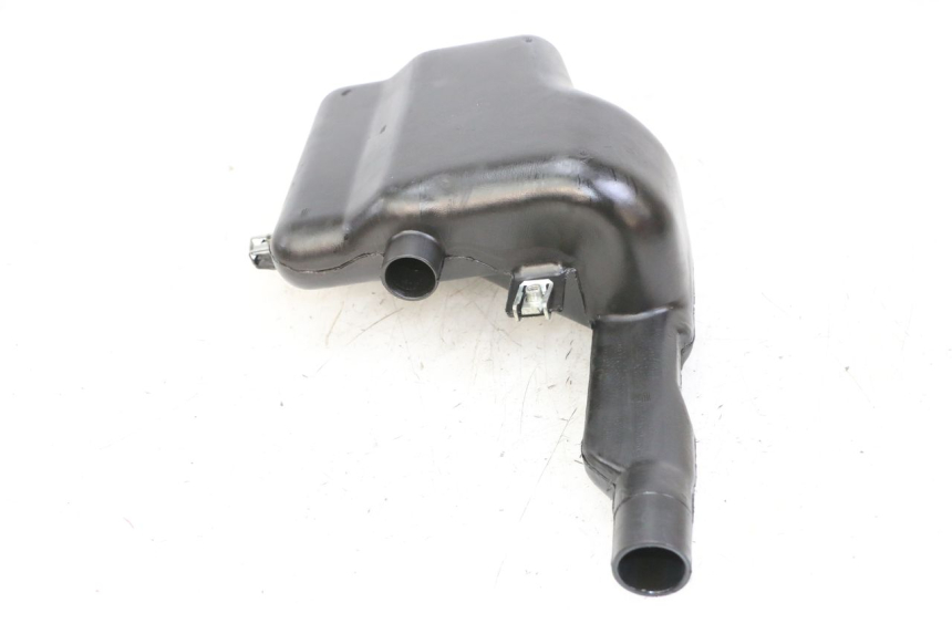 photo de RÉSERVOIR HUILE PIAGGIO VESPA S 2T 50 (2007 - 2014) - Autre angle de vue