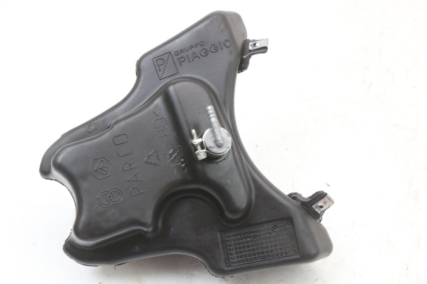 photo de RÉSERVOIR HUILE GILERA RUNNER SP 50 (2009 - 2017) - Gros plan technique