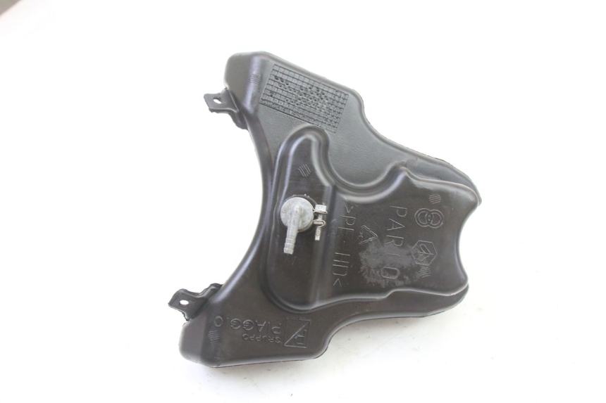 photo de RESERVOIR HUILE GILERA RUNNER SP 50 (2006 - 2008) - Points de fixation