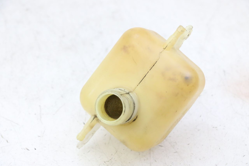 photo de RÉSERVOIR HUILE PEUGEOT SATELIS 125 (2006 - 2009) - Gros plan technique