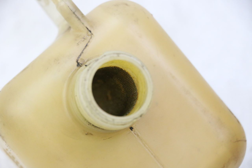 photo de RÉSERVOIR HUILE PEUGEOT SATELIS 125 (2006 - 2009) - Zoom état d’usage