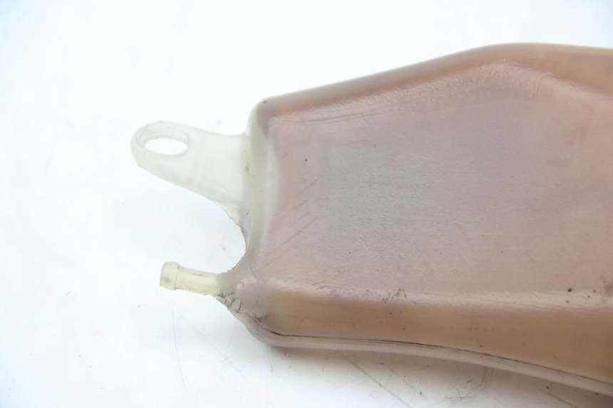 photo de RÉSERVOIR HUILE SUZUKI SIXTEEN 125 (2008 - 2010) - Gros plan technique