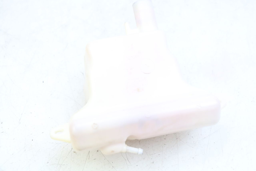 photo de RÉSERVOIR HUILE PEUGEOT SPEEDFIGHT 3 AIR 50 (2009 - 2015) - Zoom état d’usage