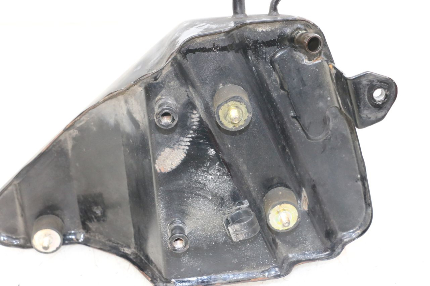 photo de RESERVOIR HUILE HARLEY DAVIDSON SPORTSTER XL CUSTOM 1200 (2003 - 2004) - Zoom état d’usage