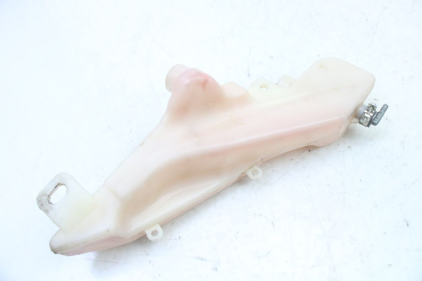 photo de RÉSERVOIR HUILE APRILIA SR 2T 50 (2018 - 2022) - Gros plan technique