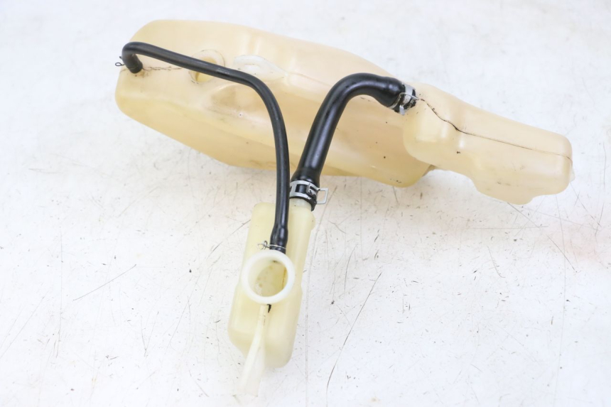 photo de RESERVOIR HUILE YAMAHA TDR DELTABOX 125 (1997 - 2003) - Gros plan technique