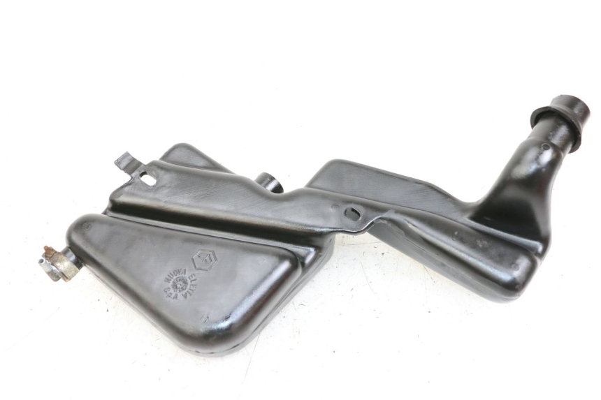 photo de RESERVOIR HUILE PIAGGIO TYPHOON 50 (2000 - 2009) - Détail de la pièce