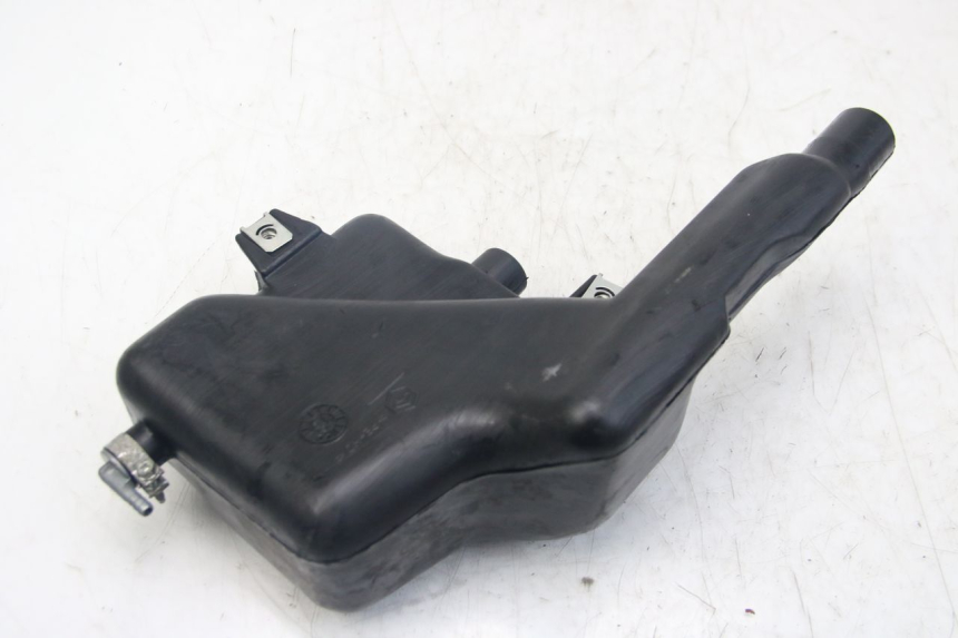 photo de RÉSERVOIR HUILE PIAGGIO VESPA S 2T 50 (2007 - 2014) - Gros plan technique