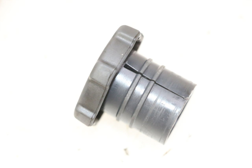 photo de RÉSERVOIR HUILE PIAGGIO VESPA S 2T 50 (2007 - 2014) - Points de fixation