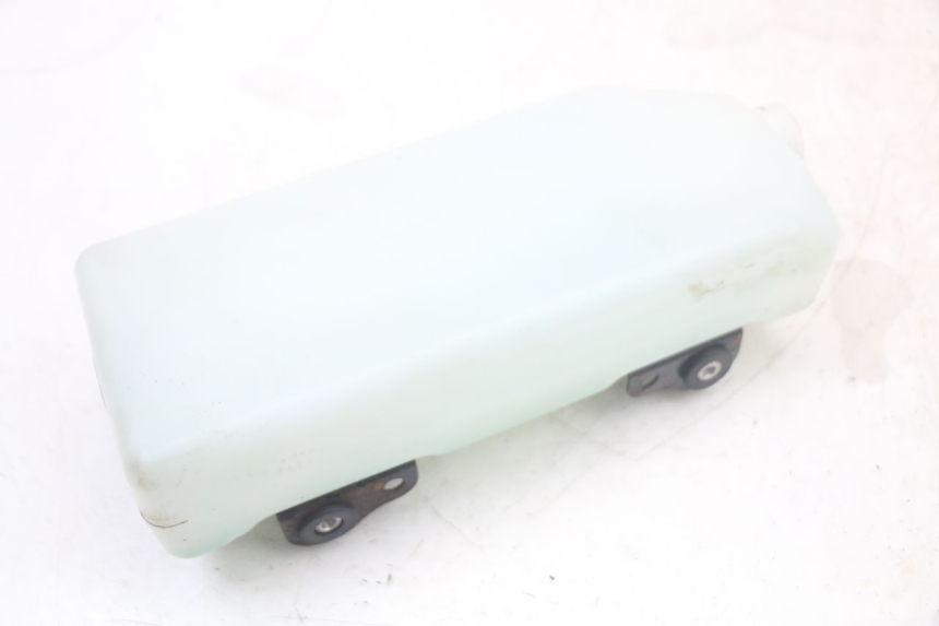 photo de RÉSERVOIR HUILE FANTIC XM PERFORMANCE 2T 50 (2021 - 2022) - Gros plan technique