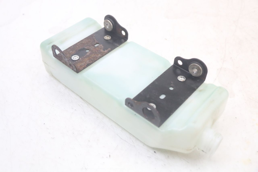 photo de RÉSERVOIR HUILE FANTIC XM PERFORMANCE 2T 50 (2021 - 2022) - Points de fixation