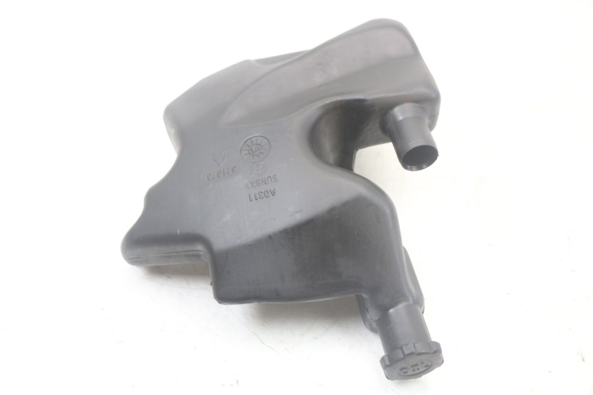 photo de RÉSERVOIR HUILE PIAGGIO ZIP 2T 50 (2009 - 2019) - Zoom état d’usage