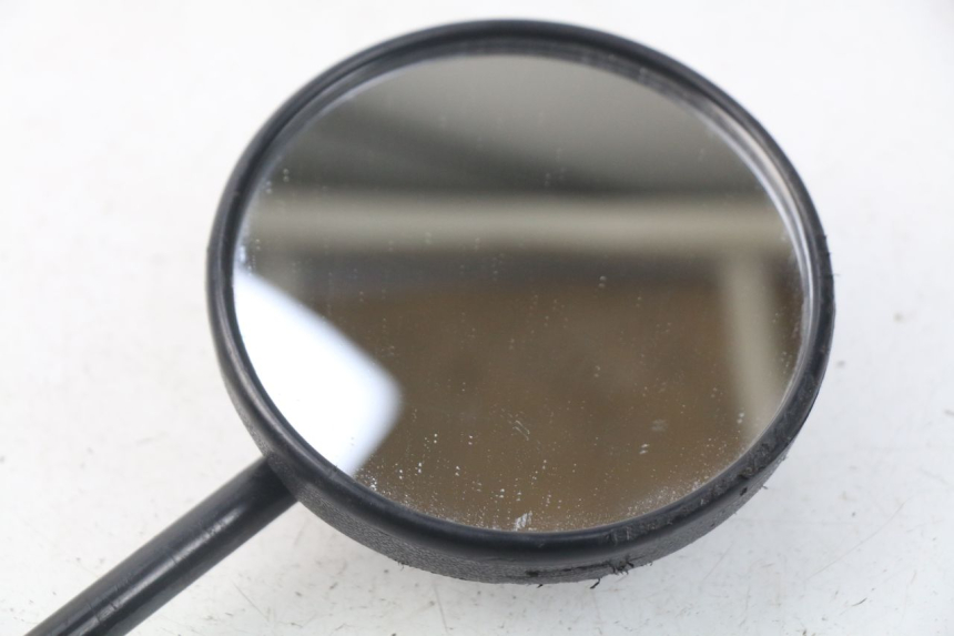 photo de RéTROVISEUR DROIT YAMAHA BW'S BWS 125 (2010 - 2013) - Gros plan technique