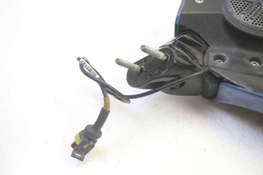 photo de RETROVISEUR DROIT YAMAHA FJR ABS 1300 (2006 - 2012) - Gros plan technique