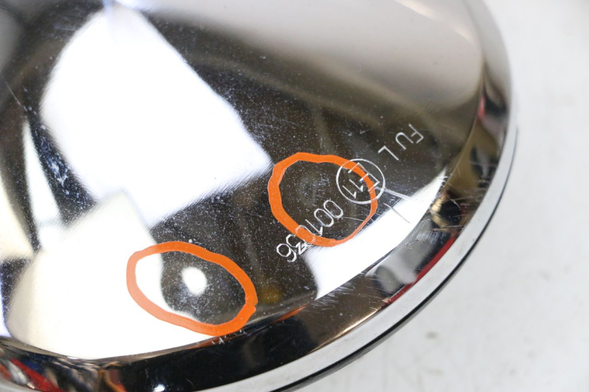 photo de RETROVISEUR DROIT PIAGGIO VESPA GTS SUPER IE 125 (2009 - 2016) - État de surface