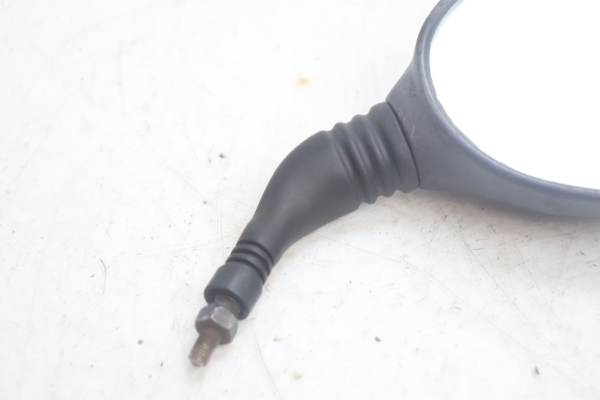 photo de RéTROVISEUR DROIT YAMAHA YP MAJESTY 125 (2002 - 2006) - Zoom état d’usage