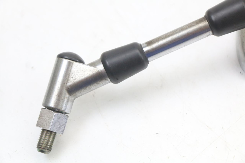 photo de RETROVISEUR GAUCHE SUZUKI GZ MARAUDER 125 (1998 - 2004) - Points de fixation