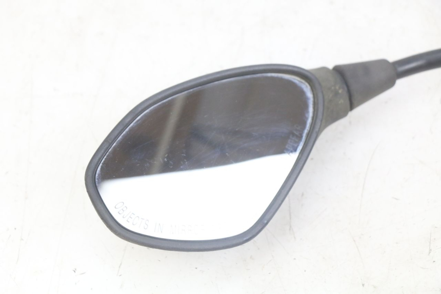 photo de RETROVISEUR GAUCHE PIAGGIO MP3 LT 400 (2007 - 2012) - Gros plan technique