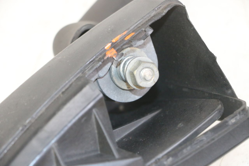 photo de RETROVISEUR GAUCHE PEUGEOT SATELIS 125 (2013 - 2018) - Gros plan technique