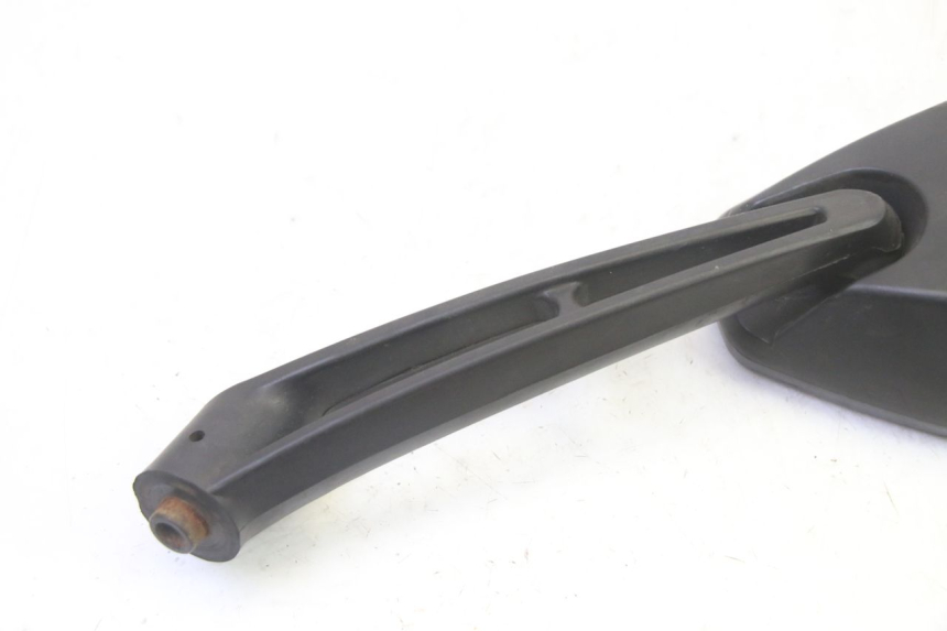 photo de RETROVISEUR GAUCHE APRILIA SR R 2T LC 50 (2018 - 2021) - Points de fixation