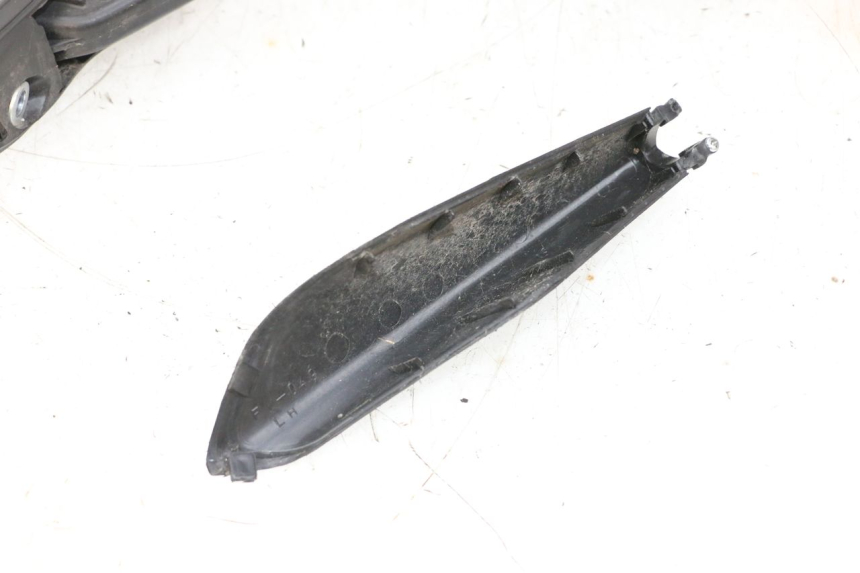 photo de RETROVISEUR GAUCHE PIAGGIO X8 125 (2004 - 2007) - Angle alternatif