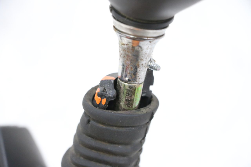 photo de RETROVISEUR GAUCHE PIAGGIO X8 125 (2004 - 2007) - Zoom état d’usage