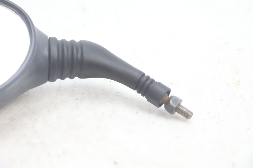 photo de RETROVISEUR GAUCHE YAMAHA YP MAJESTY 125 (2002 - 2006) - Zoom état d’usage