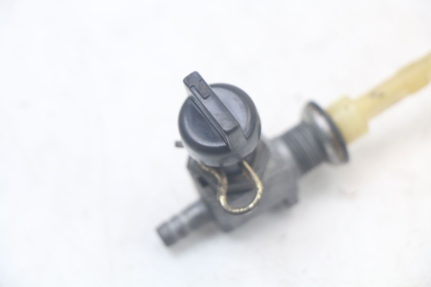 photo de ROBINET RESERVOIR PEUGEOT 103 VOGUE VS2 50 (2004 - 2017) - Détail de la pièce