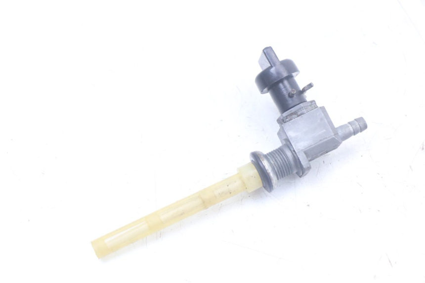 photo de ROBINET RESERVOIR PEUGEOT 103 VOGUE VS2 50 (2004 - 2017) - Gros plan technique