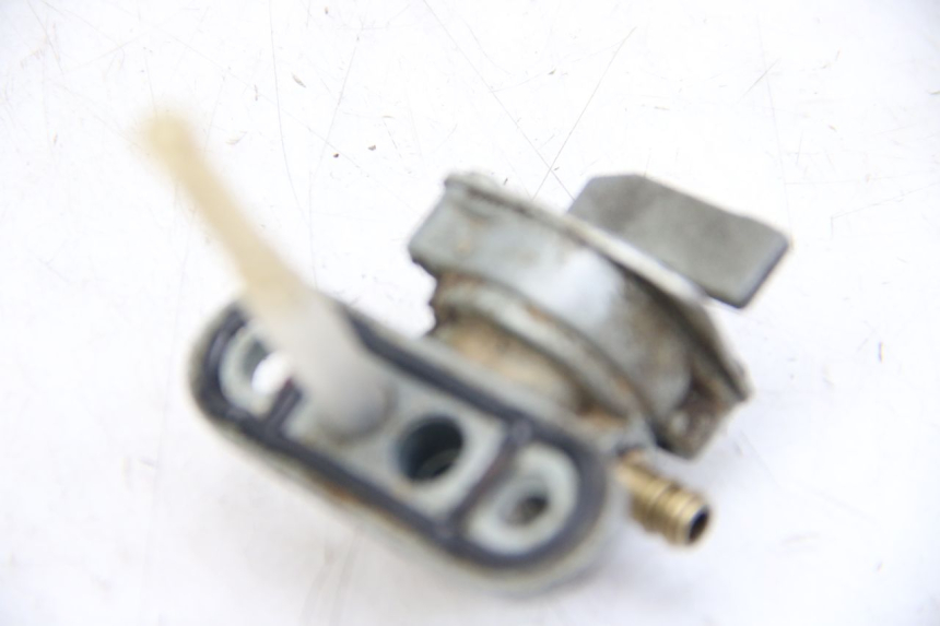 photo de ROBINET RESERVOIR ORION AGB37 CRF1 DIRT BIKE 125 (2013 - 2021) - Autre angle de vue