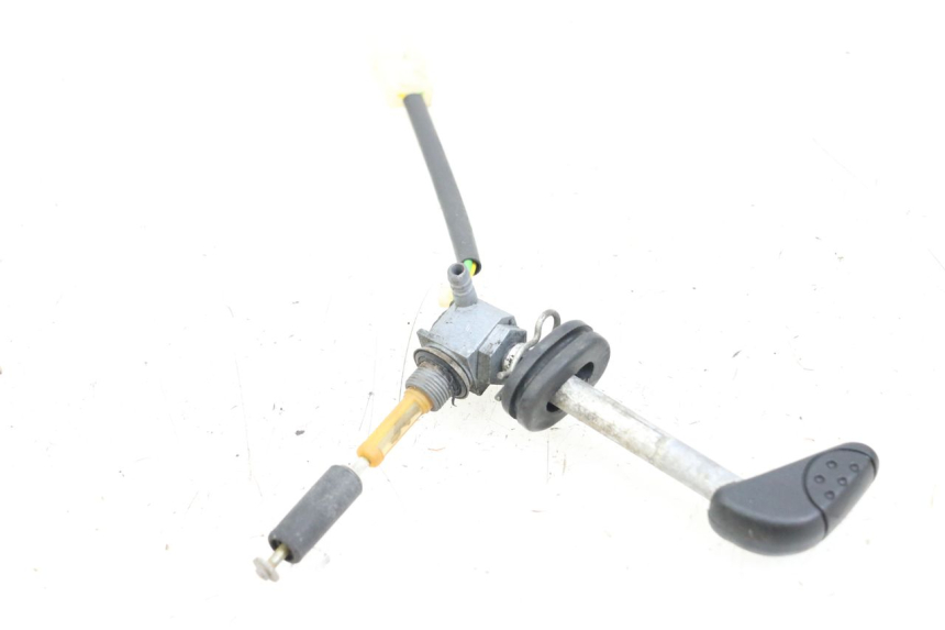 photo de ROBINET RESERVOIR PEUGEOT BUXY 50 (1993 - 1998) - Zoom état d’usage